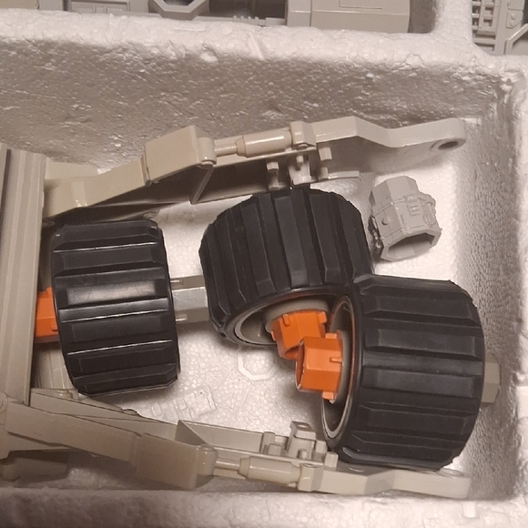 1984 Robotix Series R-1000 Motorized Building System *Incomplete* - Picture 10 of 14